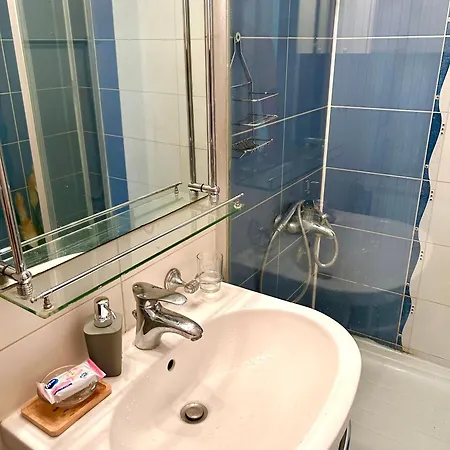 A2 - 80 M2 - Center *